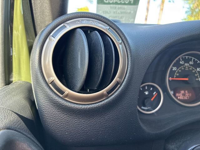 Used 2016 Jeep Wrangler Unlimited Sahara image 26