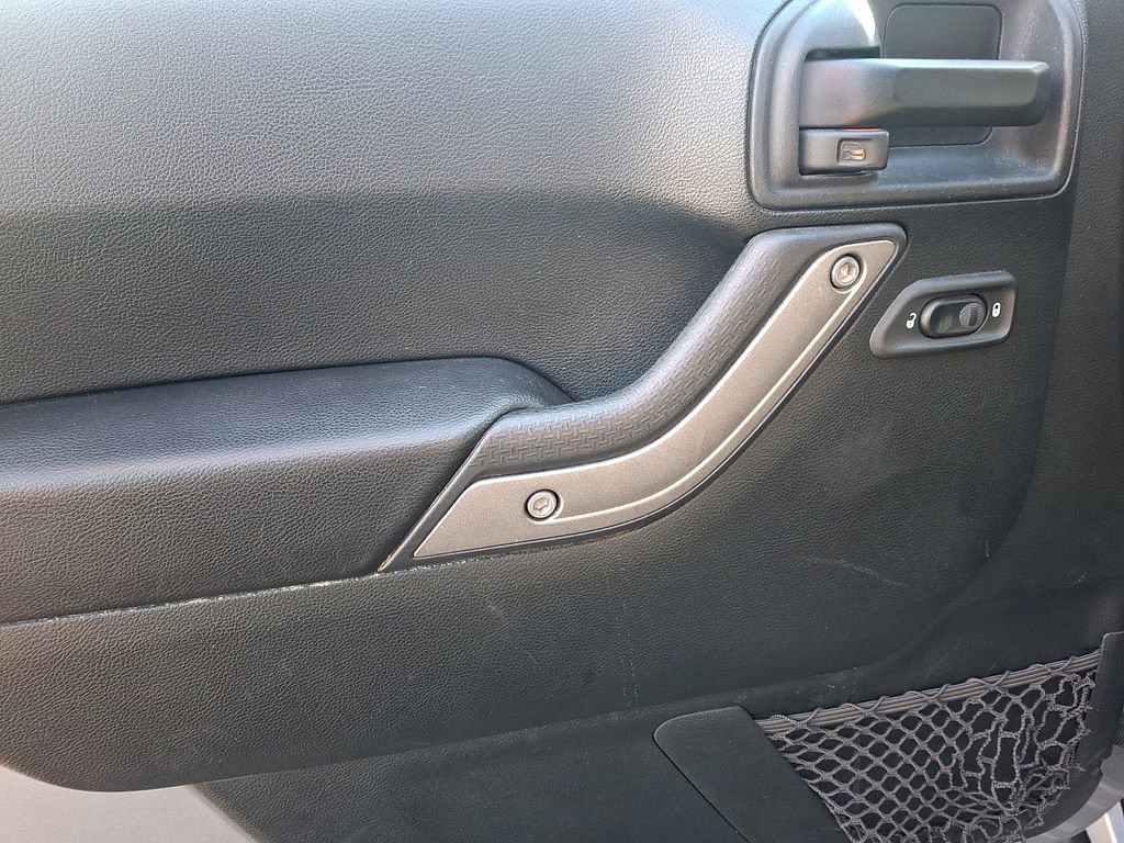 Used 2018 Jeep Wrangler Sport image 12