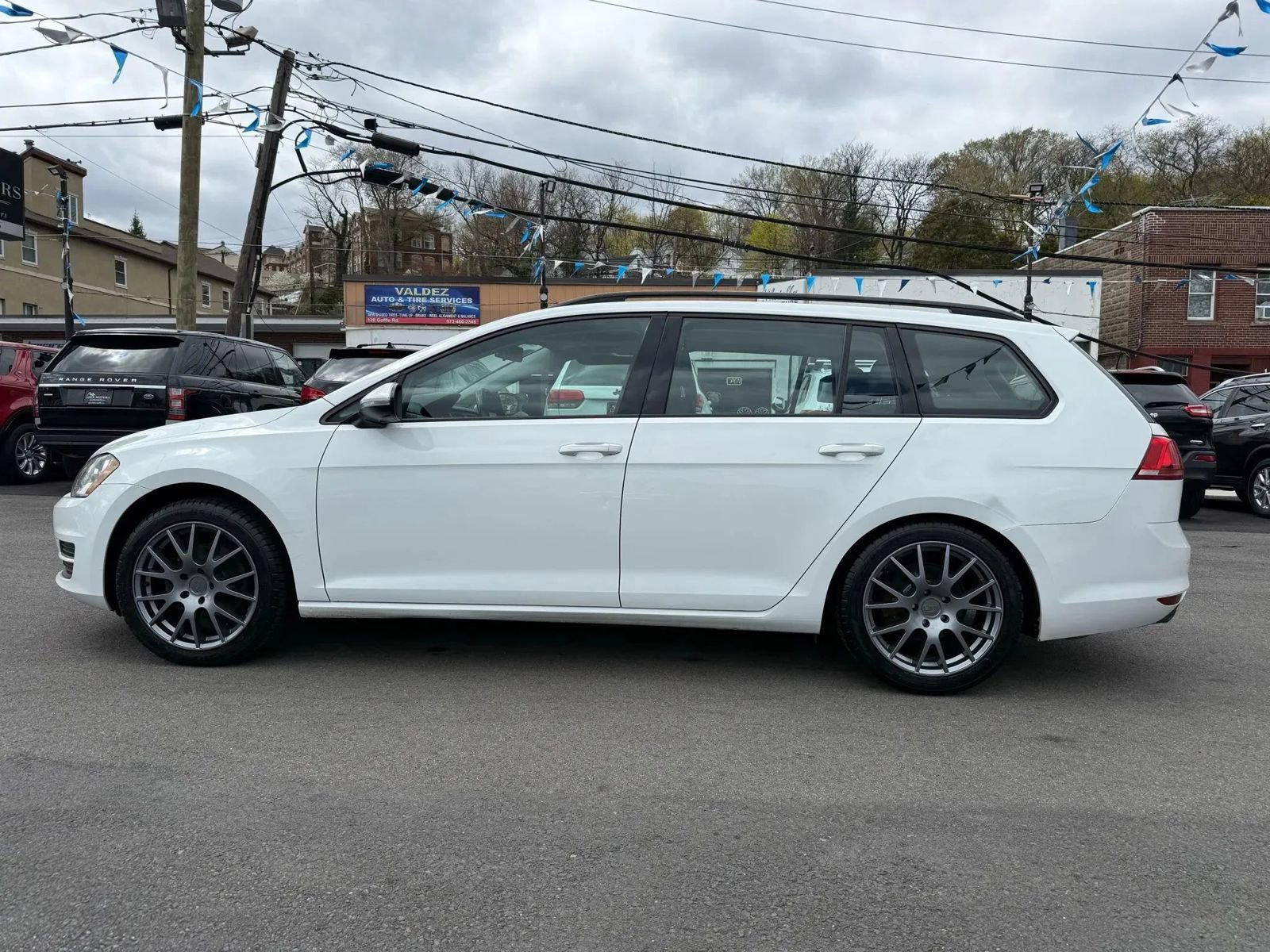Used 2015 Volkswagen Golf S image 4