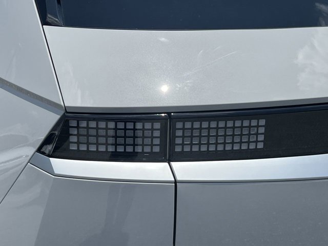 New 2023 Hyundai Ioniq 5 SEL image 17
