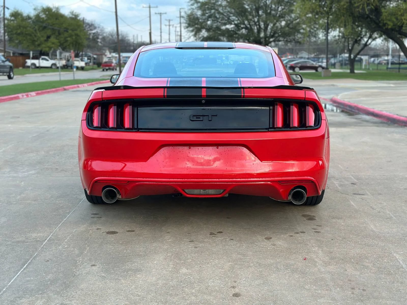 Used 2016 Ford Mustang GT w/ Black Accent Package RWD image 4