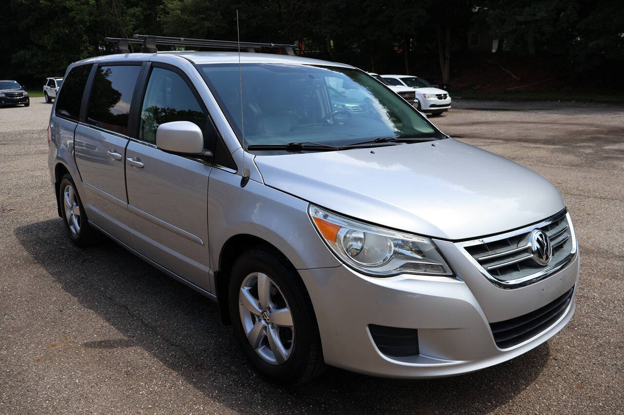 Used 2010 Volkswagen Routan SE