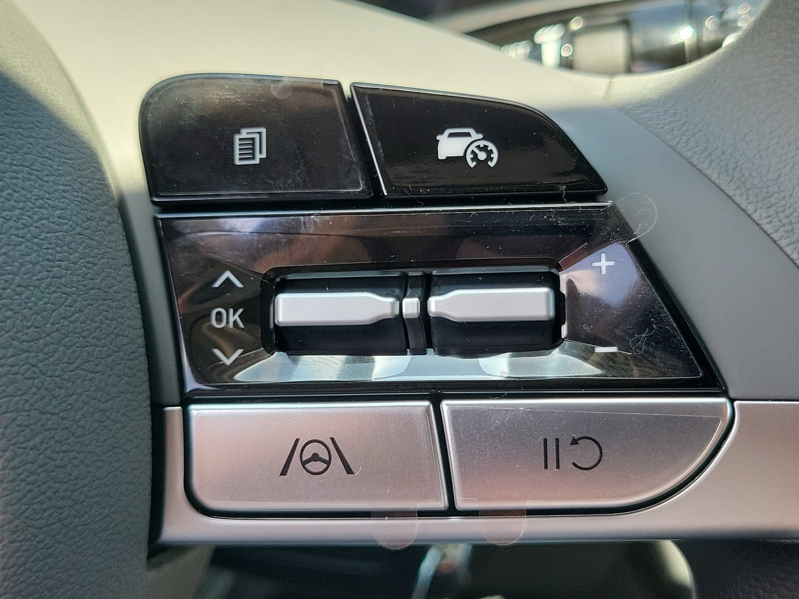 New 2026 Hyundai Elantra SE FWD image 9