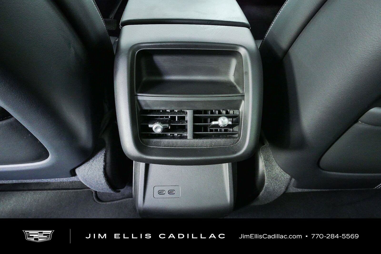 Used 2025 Cadillac Lyriq Luxury AWD/4WD image 16