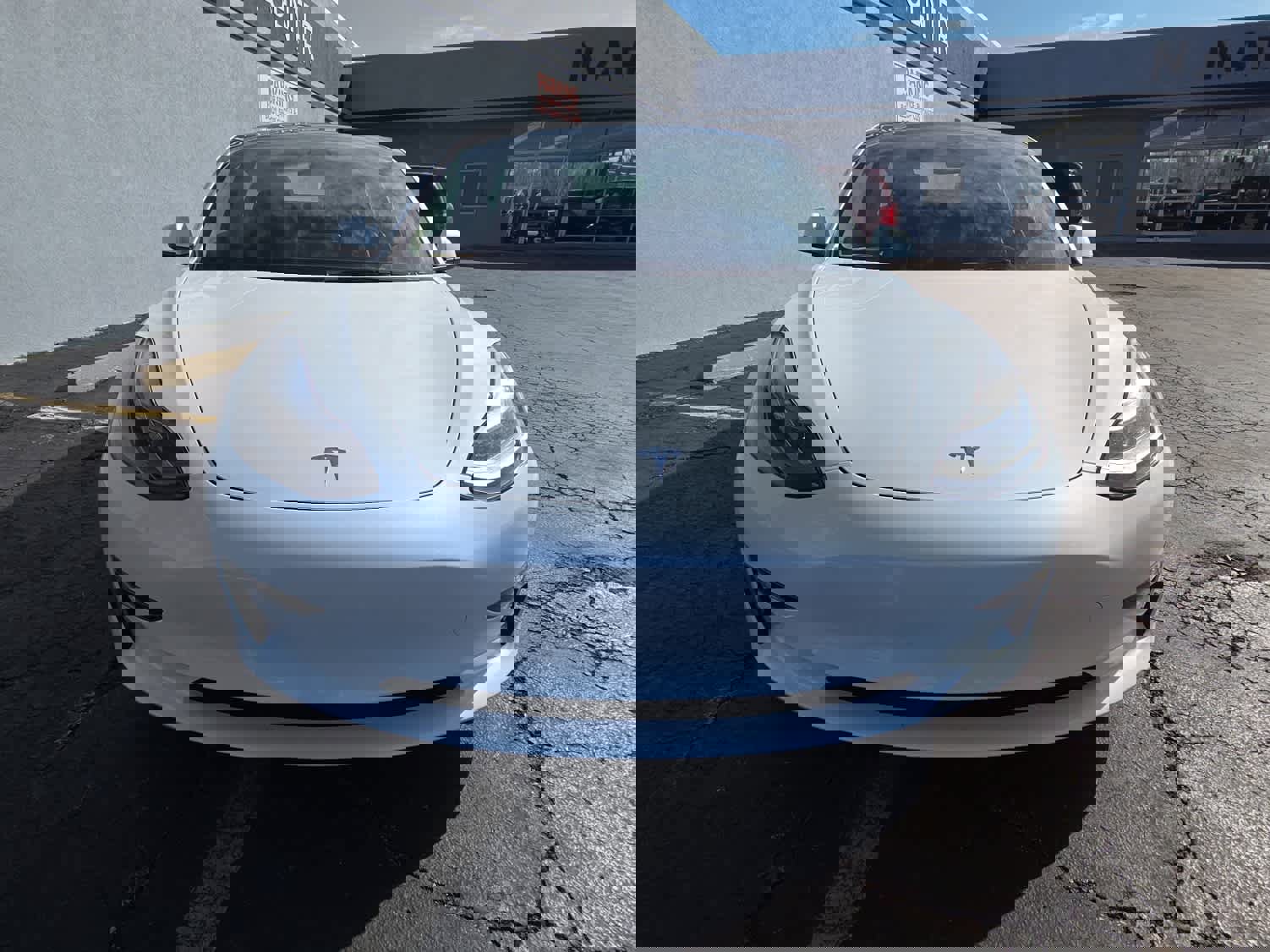 Used 2023 Tesla Model 3 Standard Range image 2