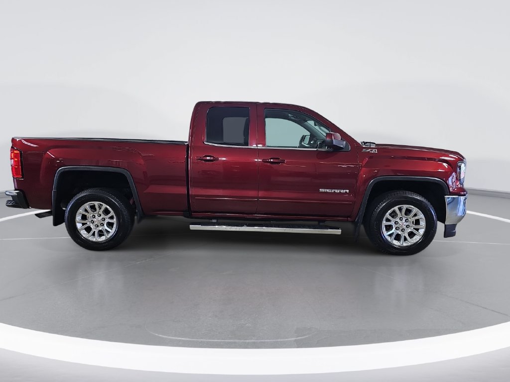 Used 2017 GMC Sierra 1500 SLE w/ SLE Value Package AWD/4WD image 2