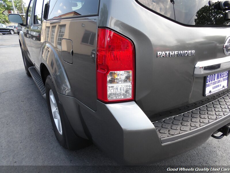 Used 2008 Nissan Pathfinder SE w/ Premium Pkg AWD/4WD image 9