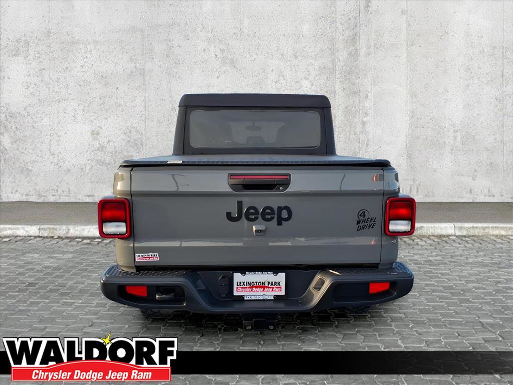 Used 2022 Jeep Gladiator Willys image 3