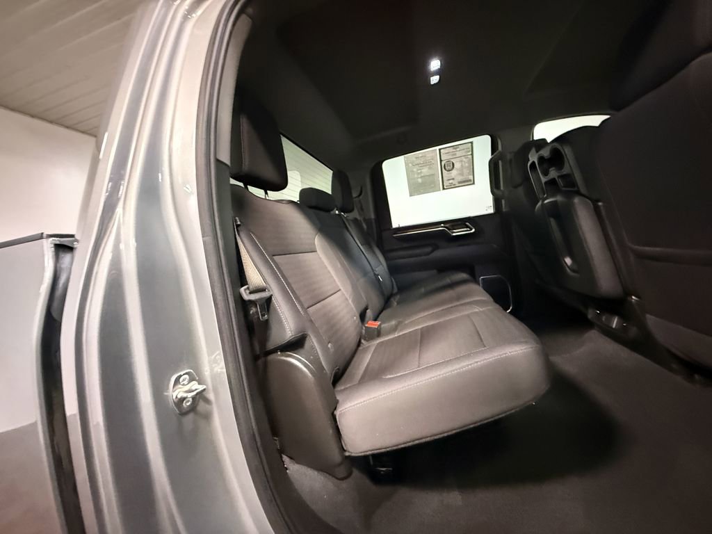 Used 2025 Chevrolet Silverado 2500 LT w/ Convenience Package AWD/4WD image 14