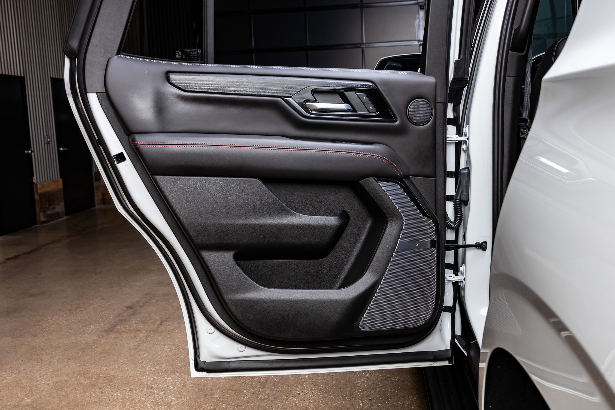 Used 2025 GMC Yukon AT4 Ultimate image 38