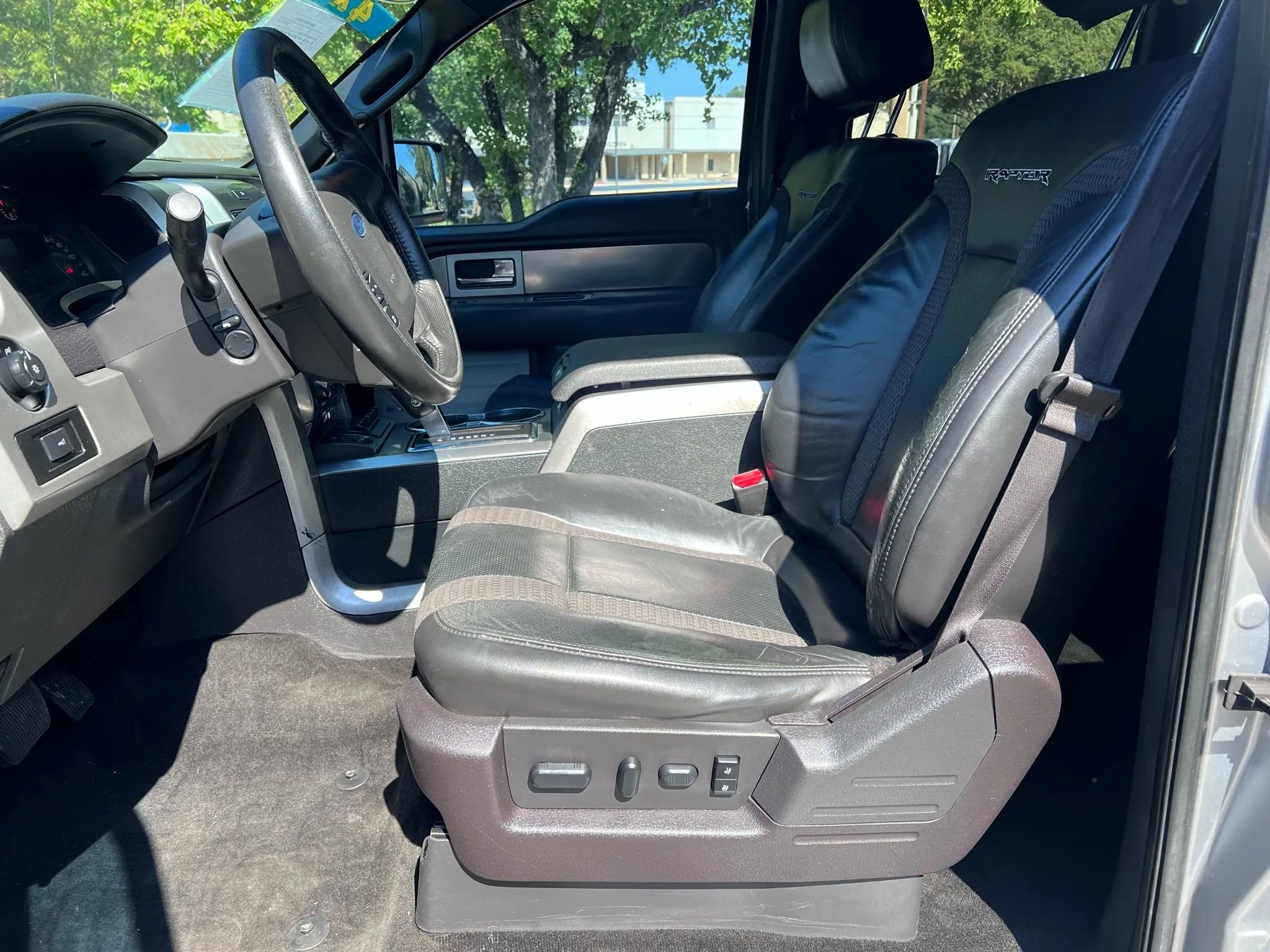 Used 2013 Ford F150 Raptor w/ Luxury Equipment Group image 9