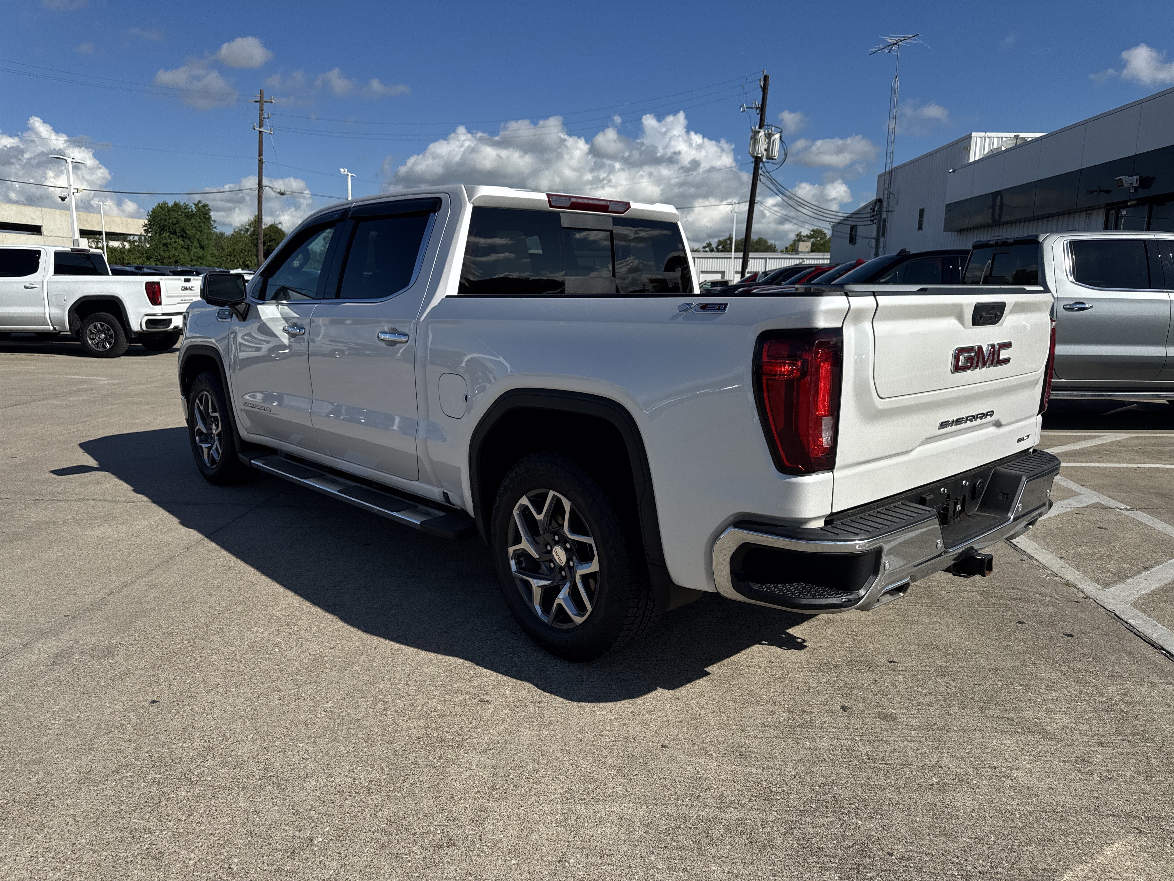 Used 2025 GMC Sierra 1500 SLT w/ SLT Premium Plus Package AWD/4WD image 11