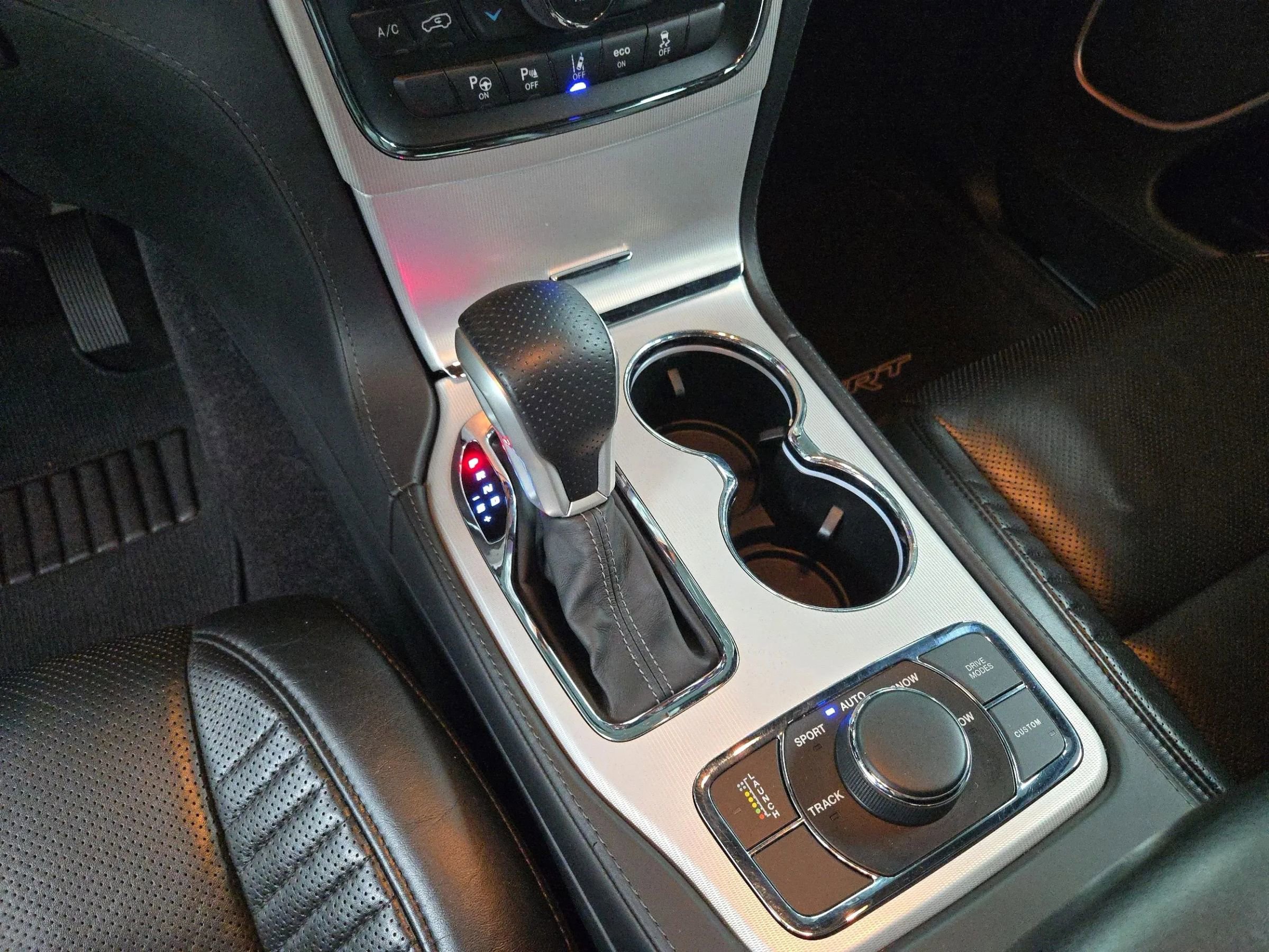 Used 2018 Jeep Grand Cherokee SRT image 16