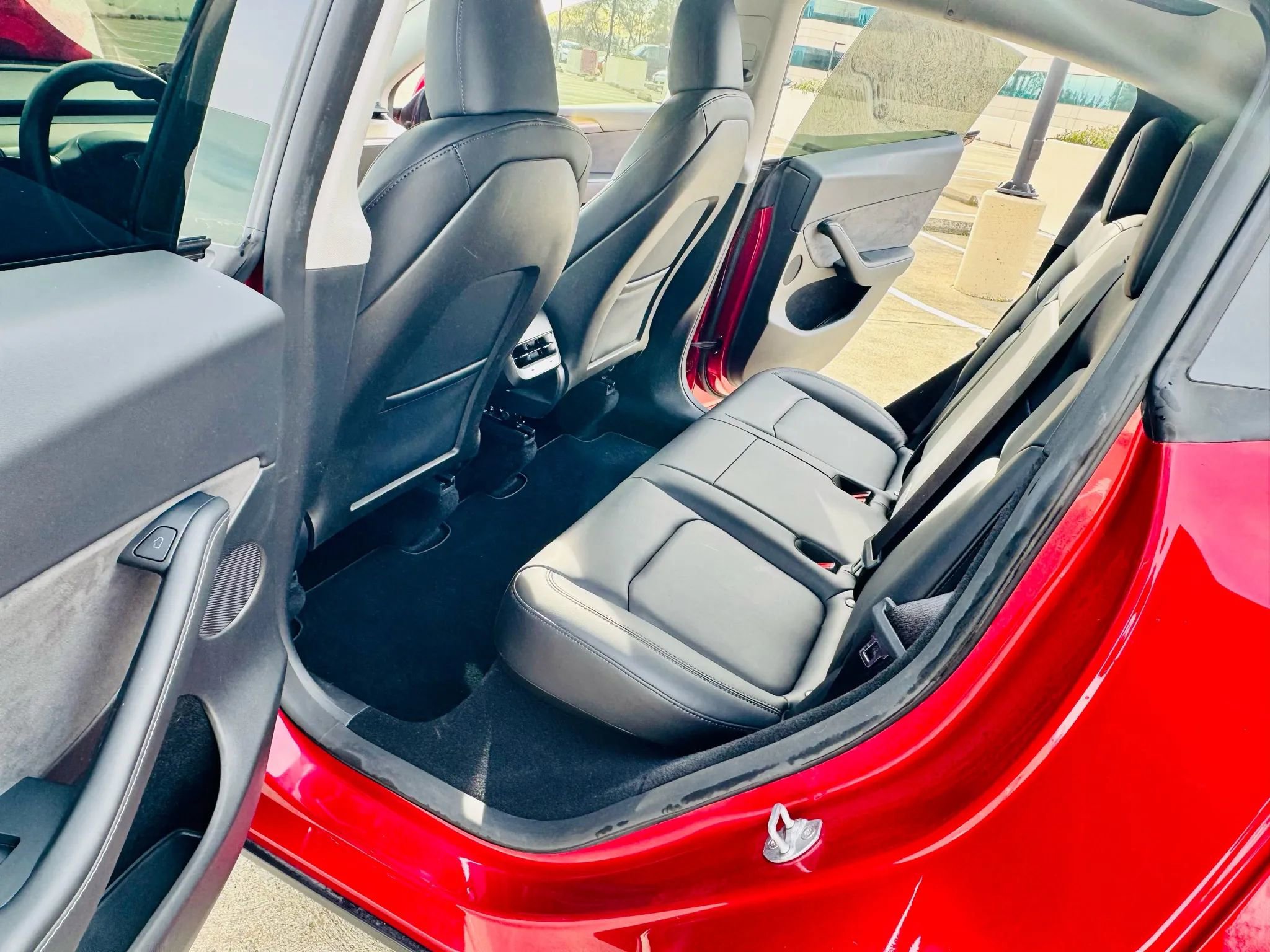 Used 2024 Tesla Model Y Performance image 29