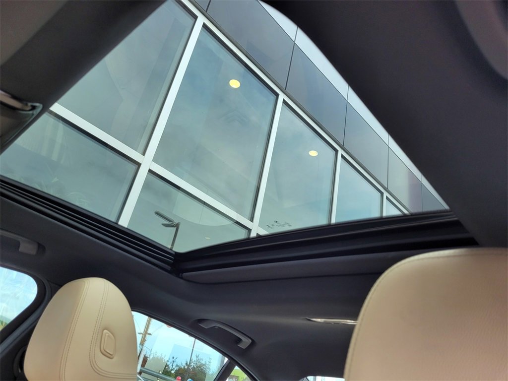 Used 2023 BMW 330i Sedan w/ Convenience Package image 18