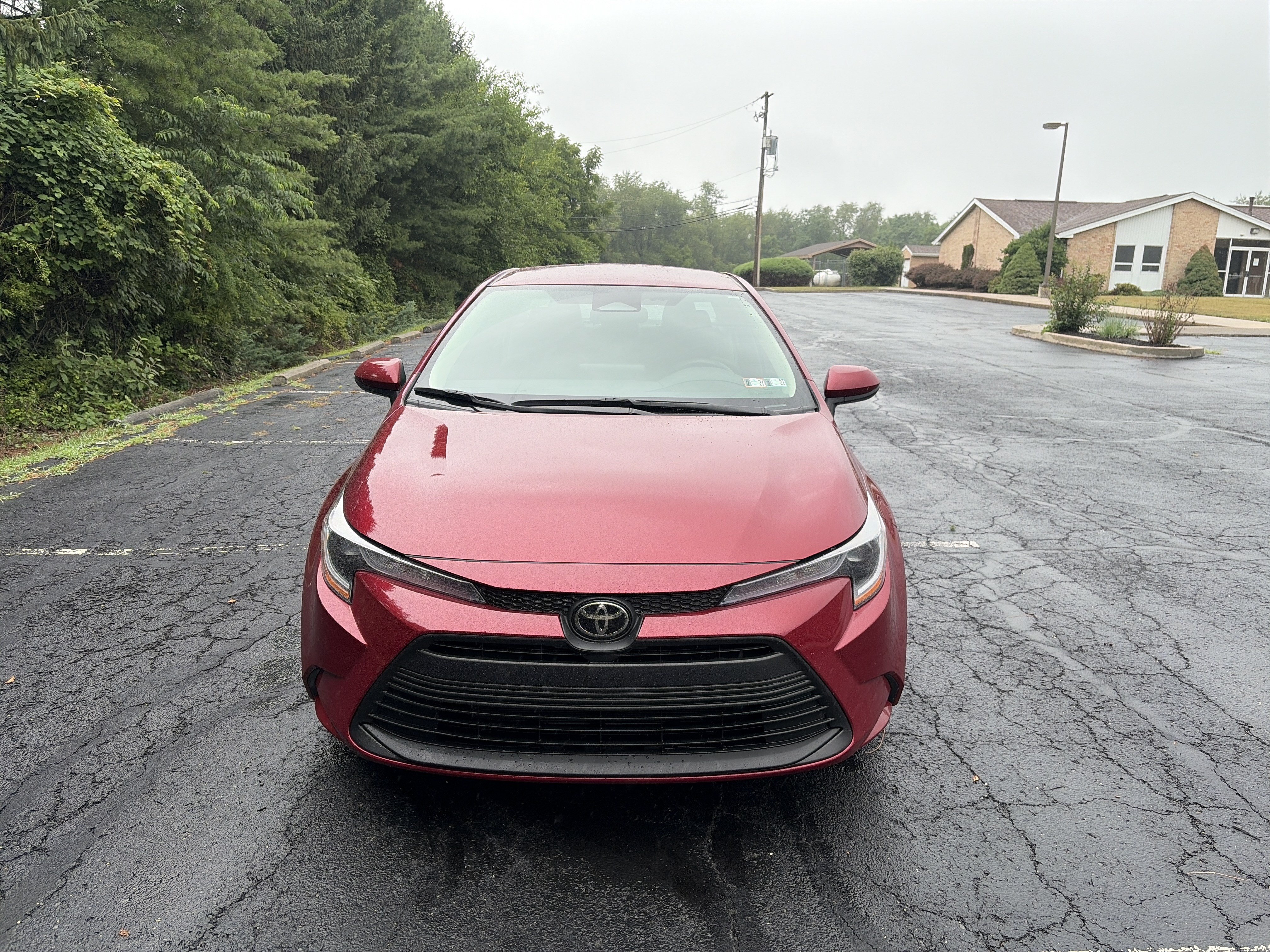 Used 2025 Toyota Corolla LE FWD image 2