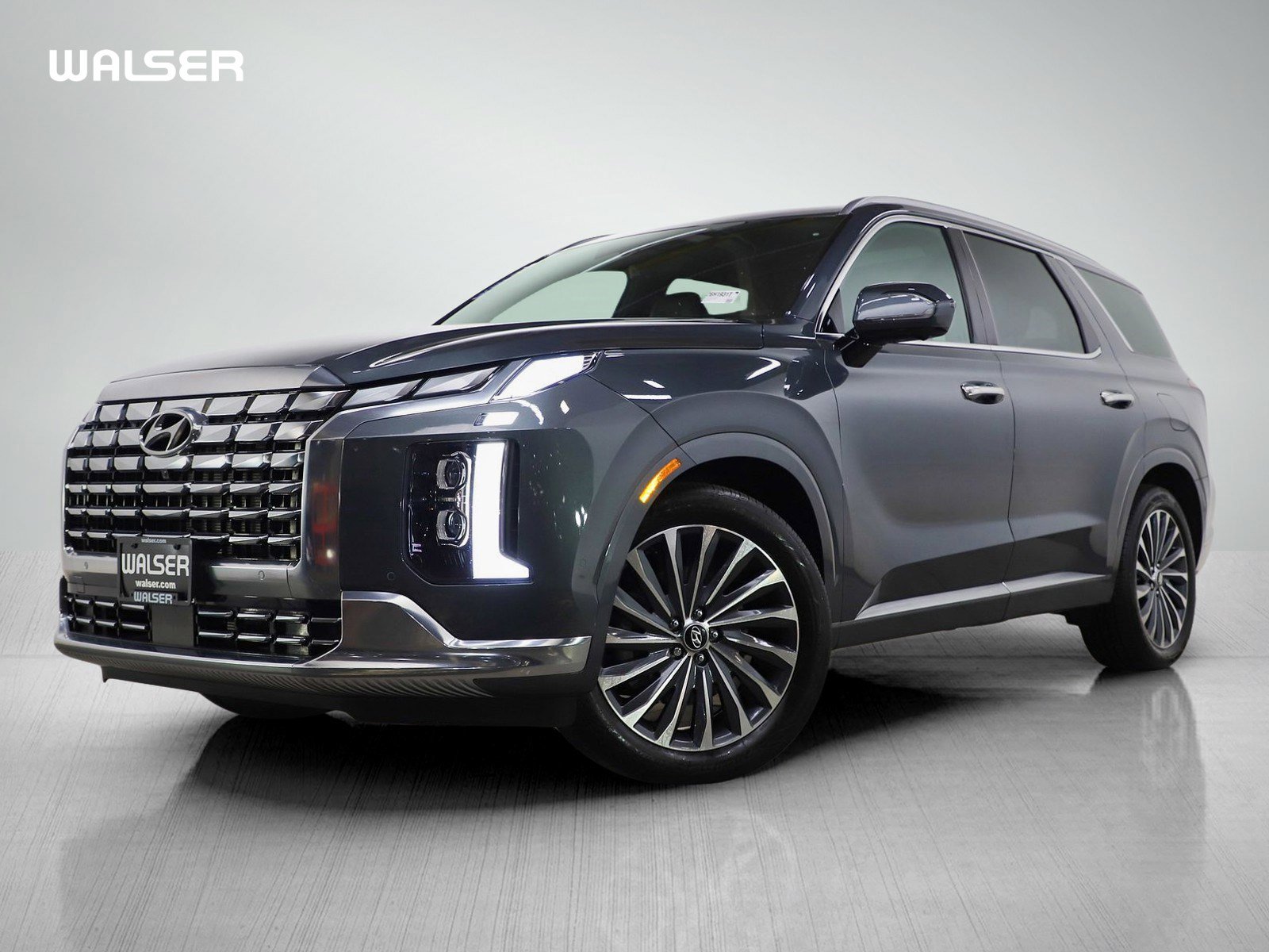 Used 2024 Hyundai Palisade Calligraphy image 1