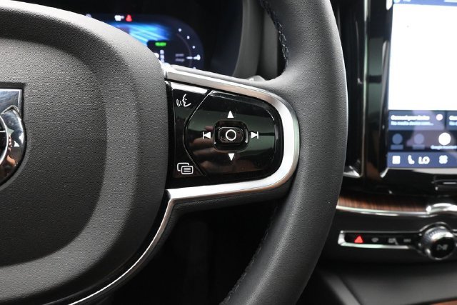 Used 2023 Volvo XC60 T8 Plus w/ Protection Package Premier AWD/4WD image 24