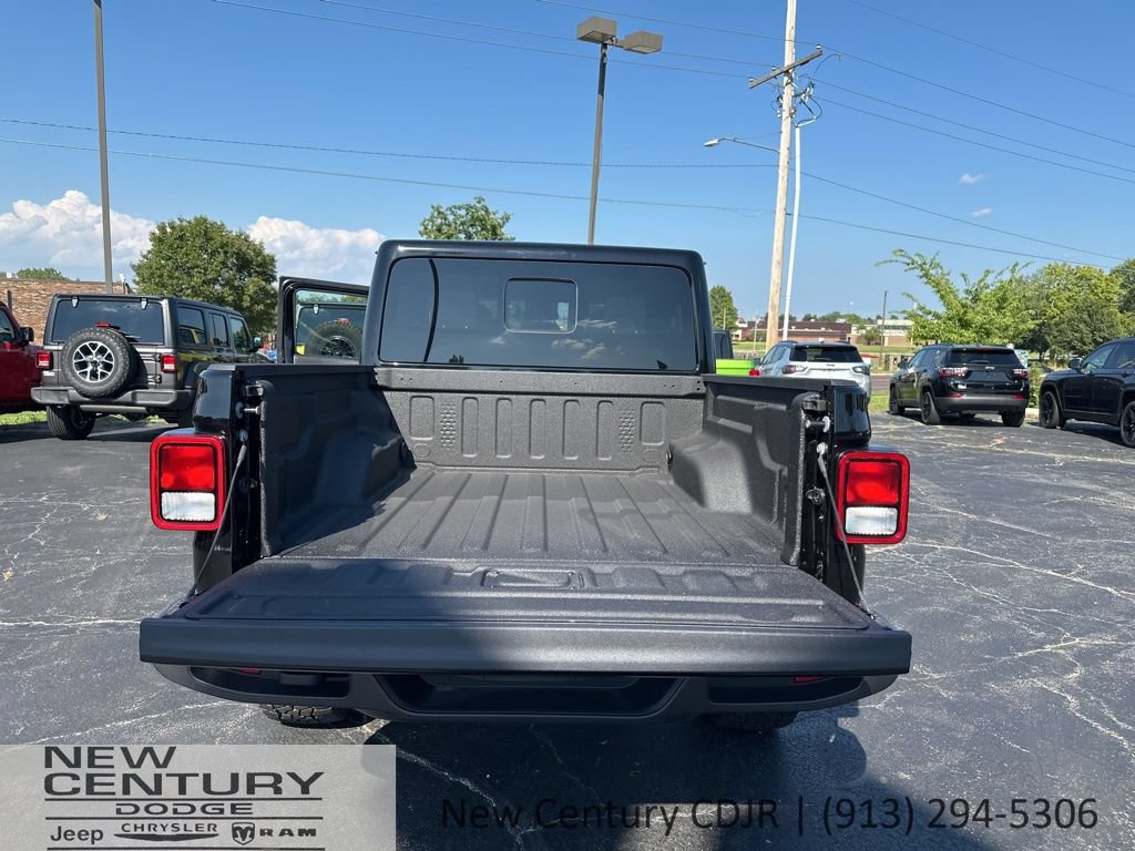 New 2025 Jeep Gladiator Sport AWD/4WD image 11