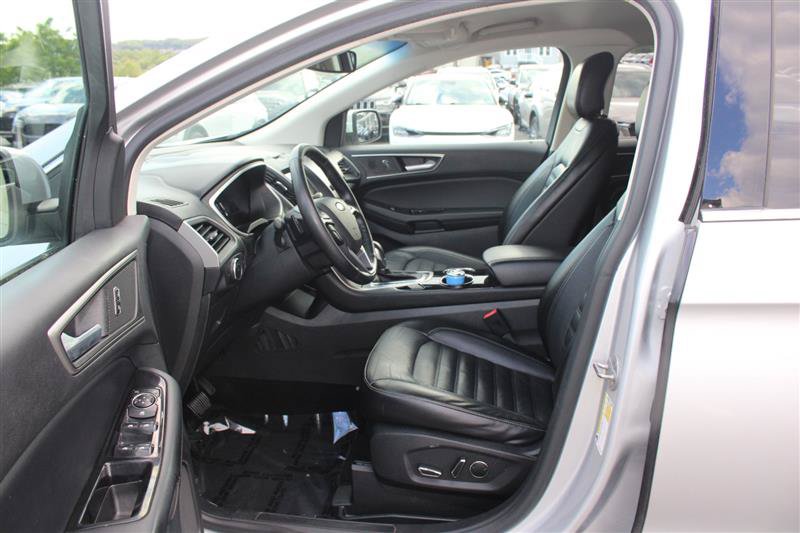 Used 2016 Ford Edge SEL w/ Equipment Group 201A FWD image 10