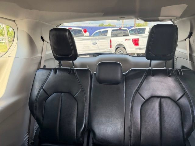 Used 2024 Chrysler Pacifica Touring-L FWD image 29