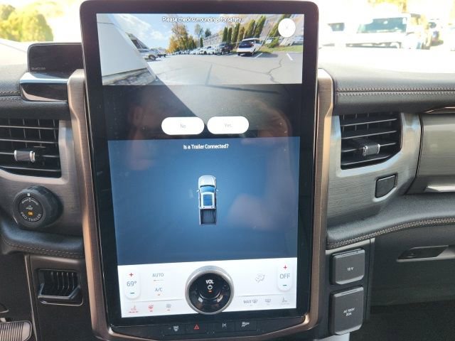 Used 2024 Ford F150 Lightning Lariat image 26