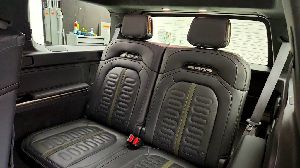 Used 2024 Rivian R1S Adventure AWD/4WD image 23