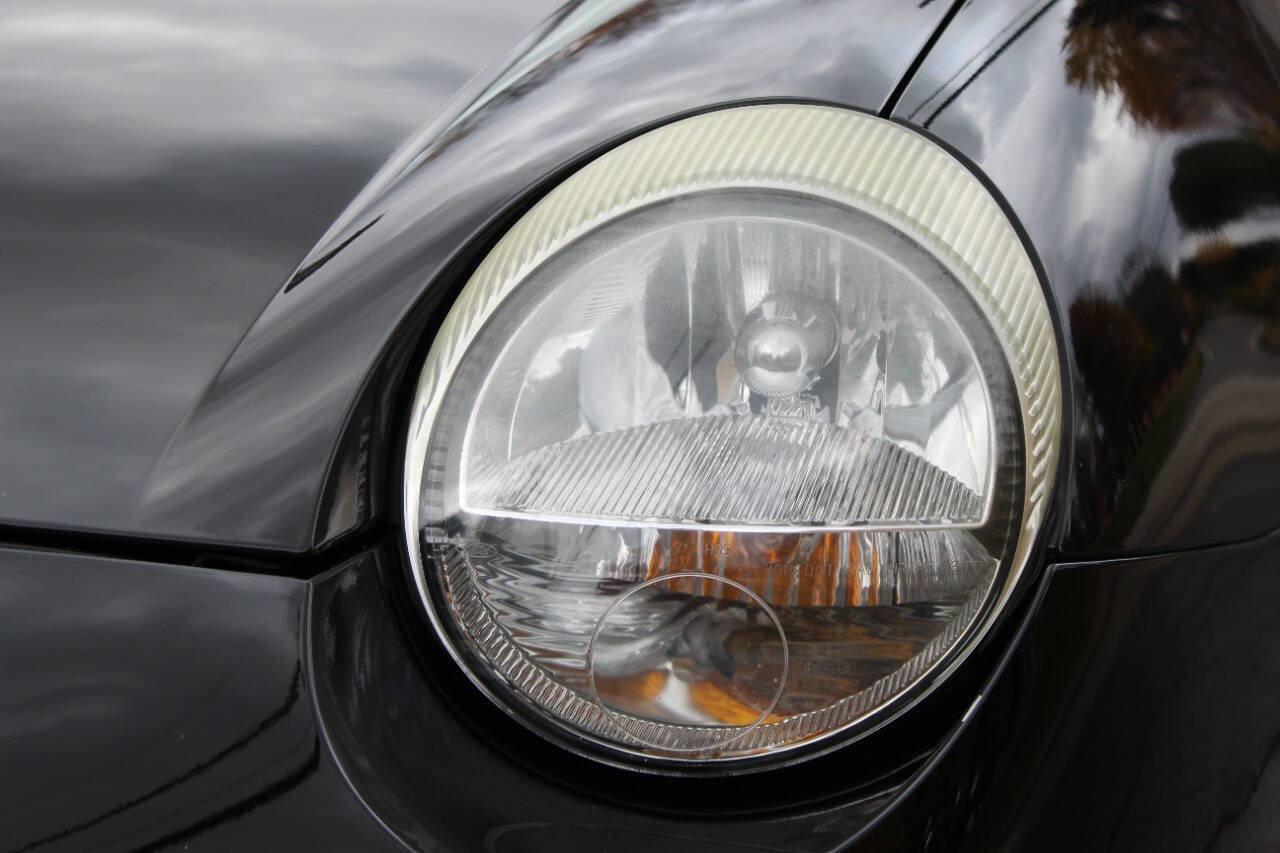 Used 2003 Ford Thunderbird image 11