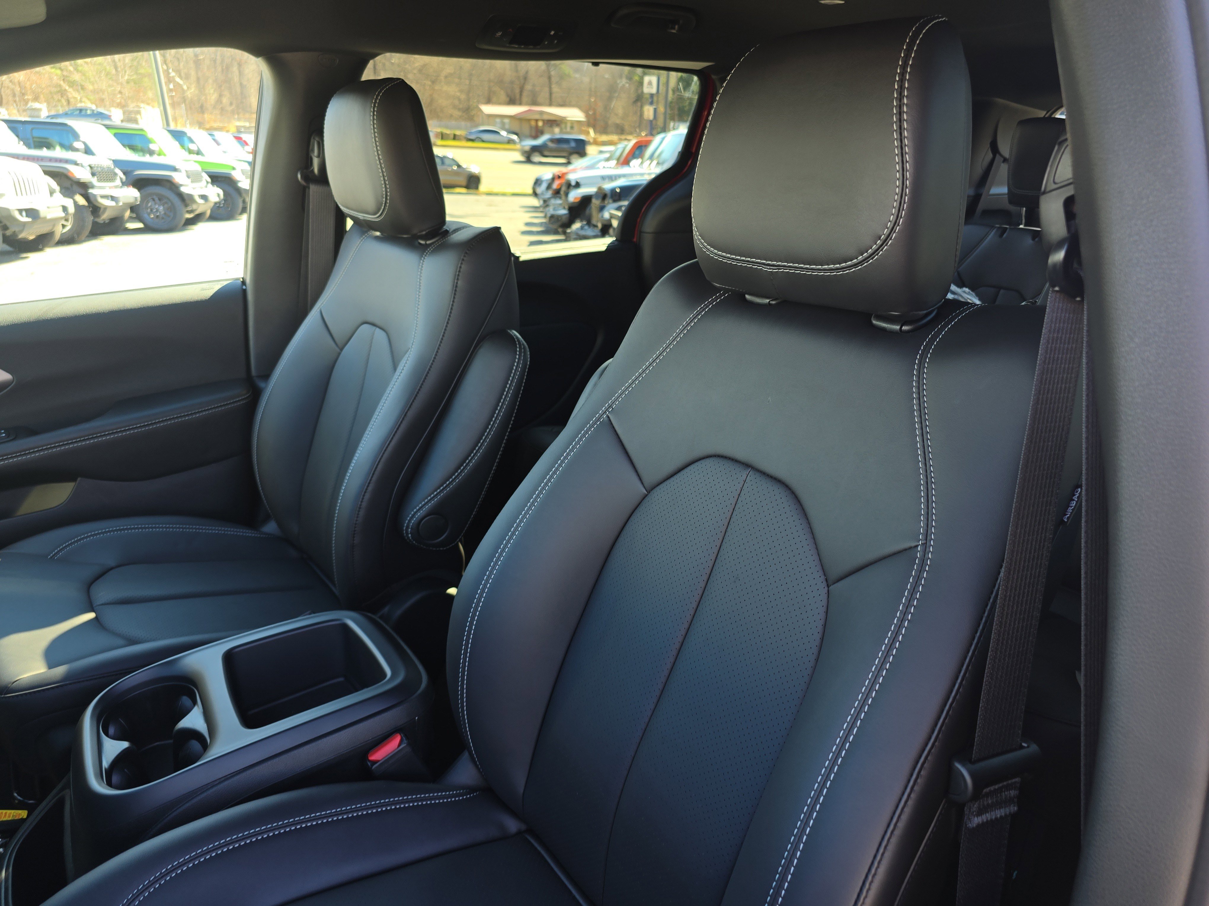 New 2026 Chrysler Pacifica Select image 21