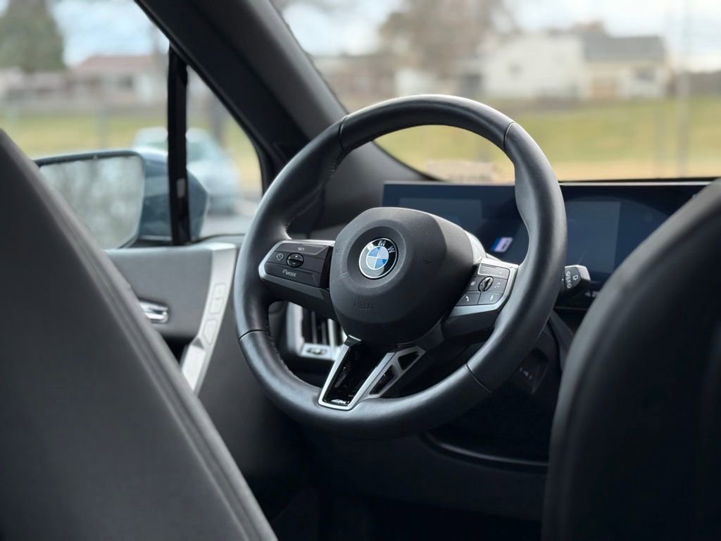 Used 2025 BMW iX xDrive50 w/ Premium Package image 13