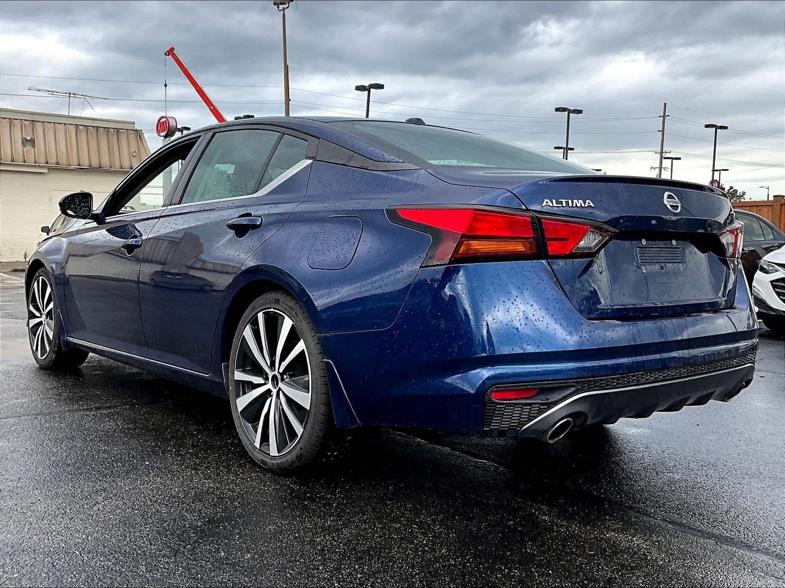 Used 2019 Nissan Altima 2.5 SR w/ SR Premium Package FWD image 4