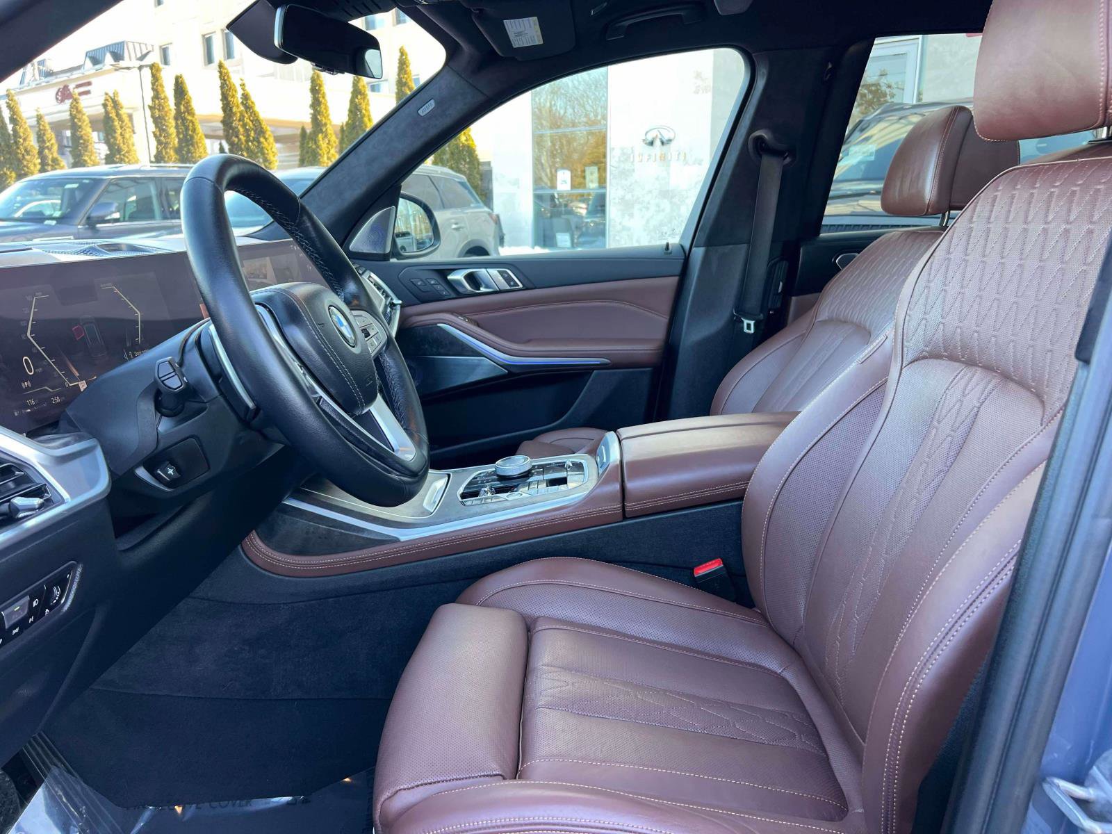 Used 2023 BMW X7 xDrive40i w/ Executive Package image 15