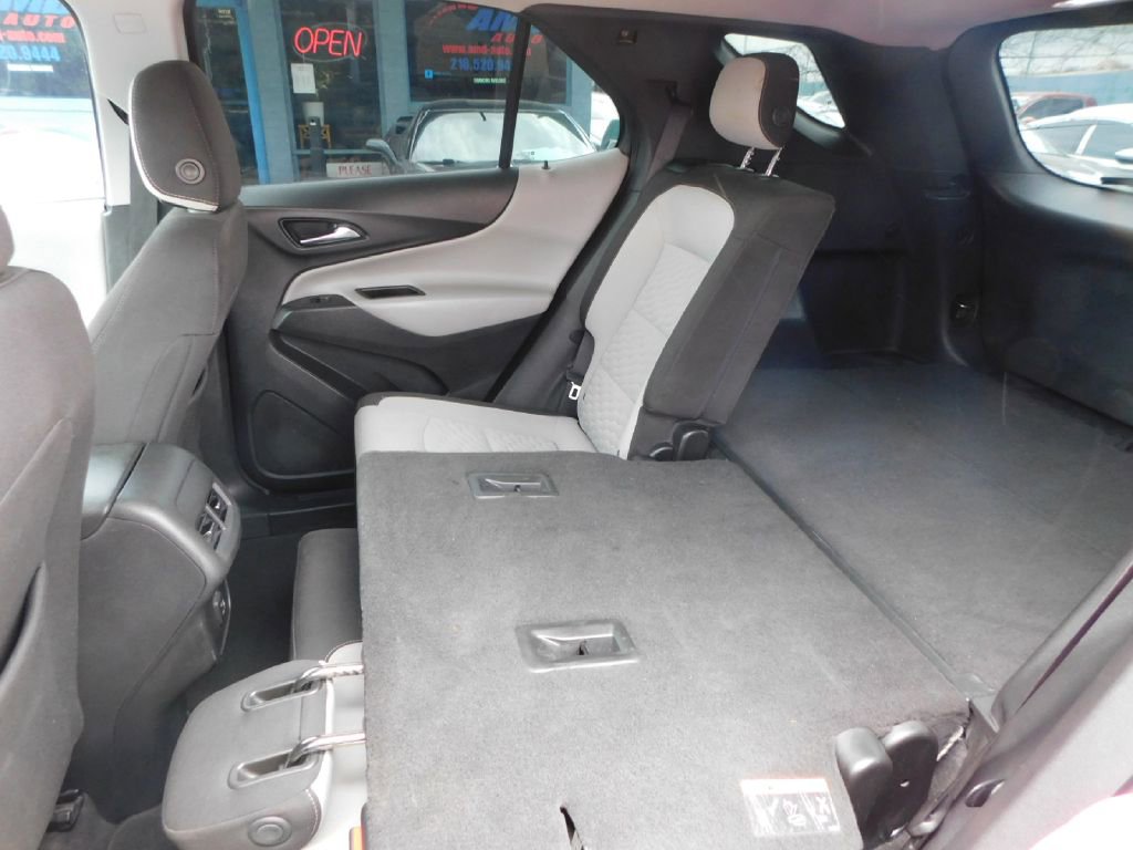 Used 2020 Chevrolet Equinox LS w/ LS Convenience Package image 23