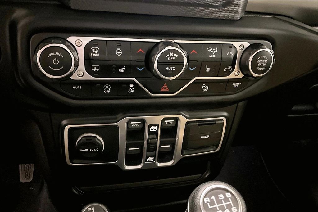 Used 2018 Jeep Wrangler Unlimited Sahara w/ Dual Top Group image 15