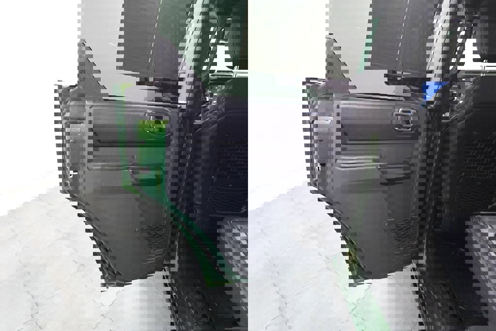 Certified 2025 Ford Bronco Badlands image 23