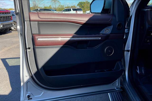 Used 2024 Ford Expedition Max Limited image 16