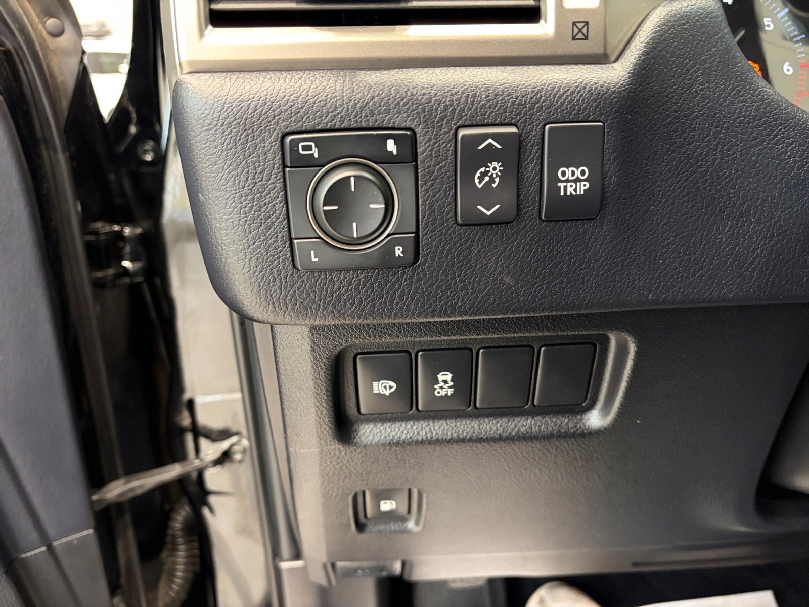 Used 2018 Lexus GX 460 Premium w/ Premium Package AWD/4WD image 12