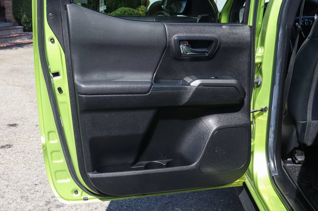 Used 2022 Toyota Tacoma TRD Pro AWD/4WD image 45