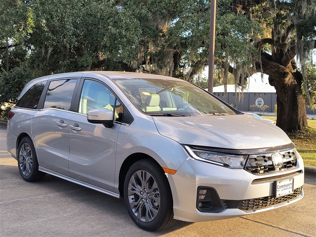 New 2026 Honda Odyssey Touring image 6