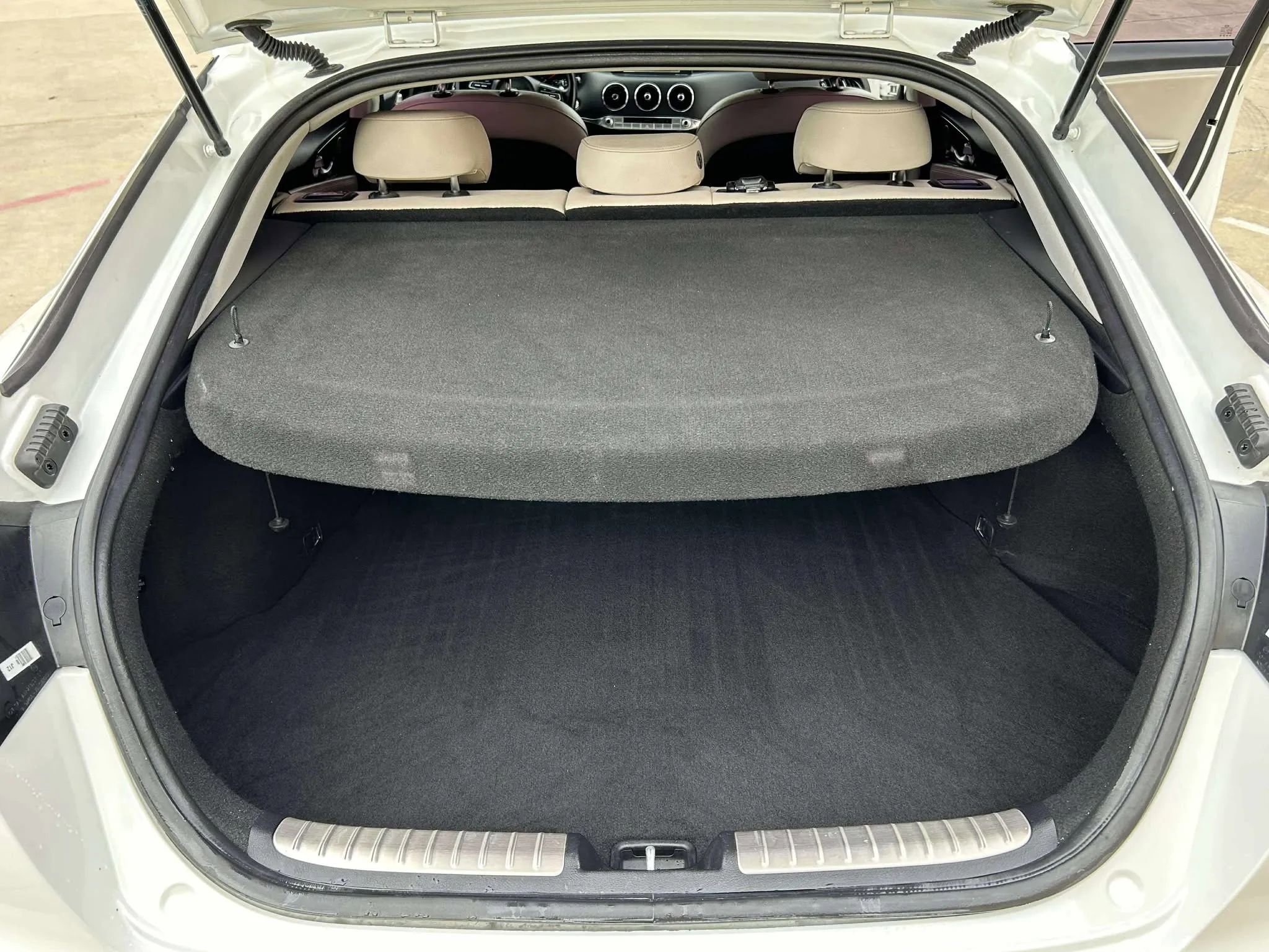 Used 2018 Kia Stinger Premium image 32