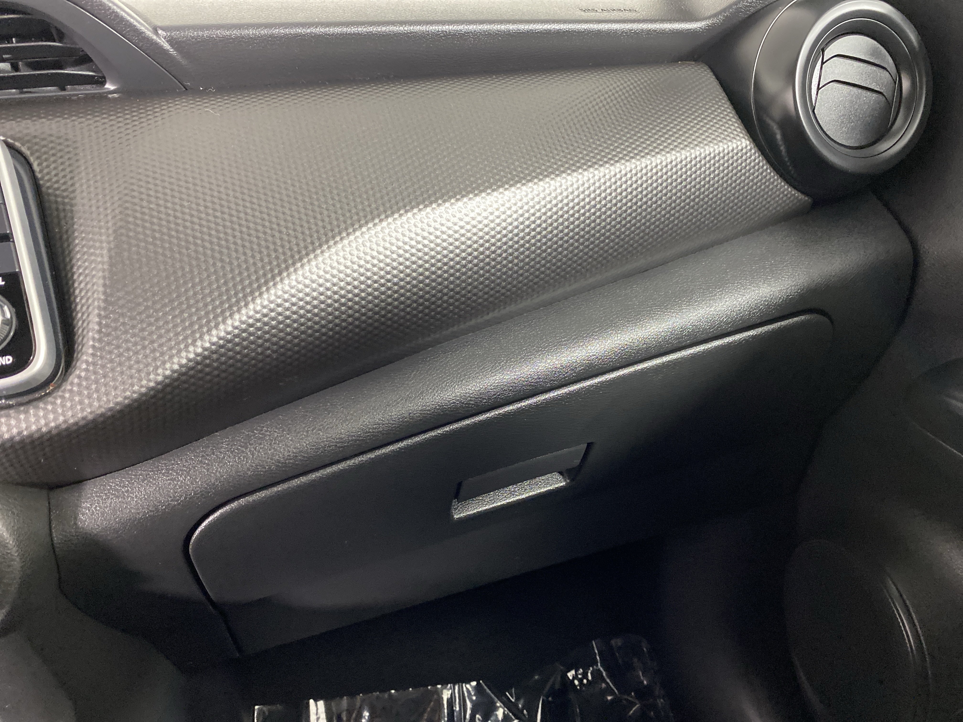 Used 2020 Nissan Kicks S FWD image 30