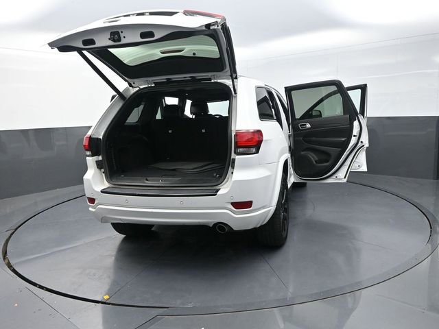 Used 2018 Jeep Grand Cherokee Altitude image 49