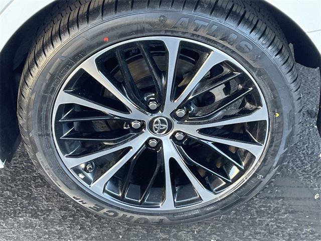 Certified 2019 Toyota Camry SE w/ Carpet Mat Package FWD image 11