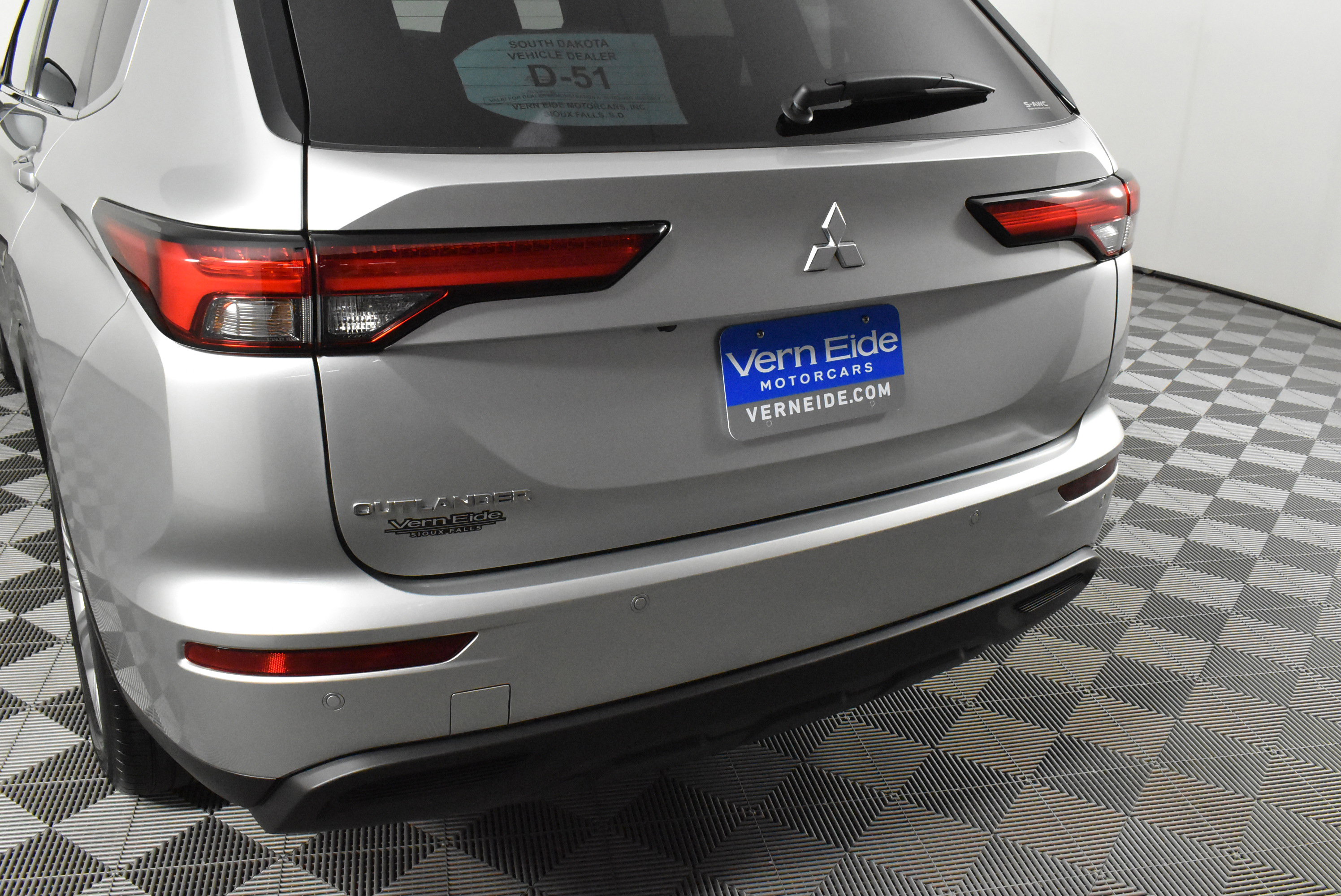 Used 2024 Mitsubishi Outlander ES image 15