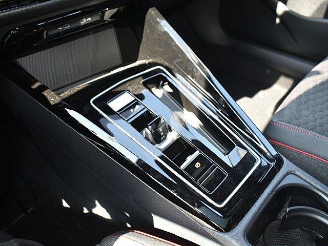 New 2025 Volkswagen Golf SE image 13