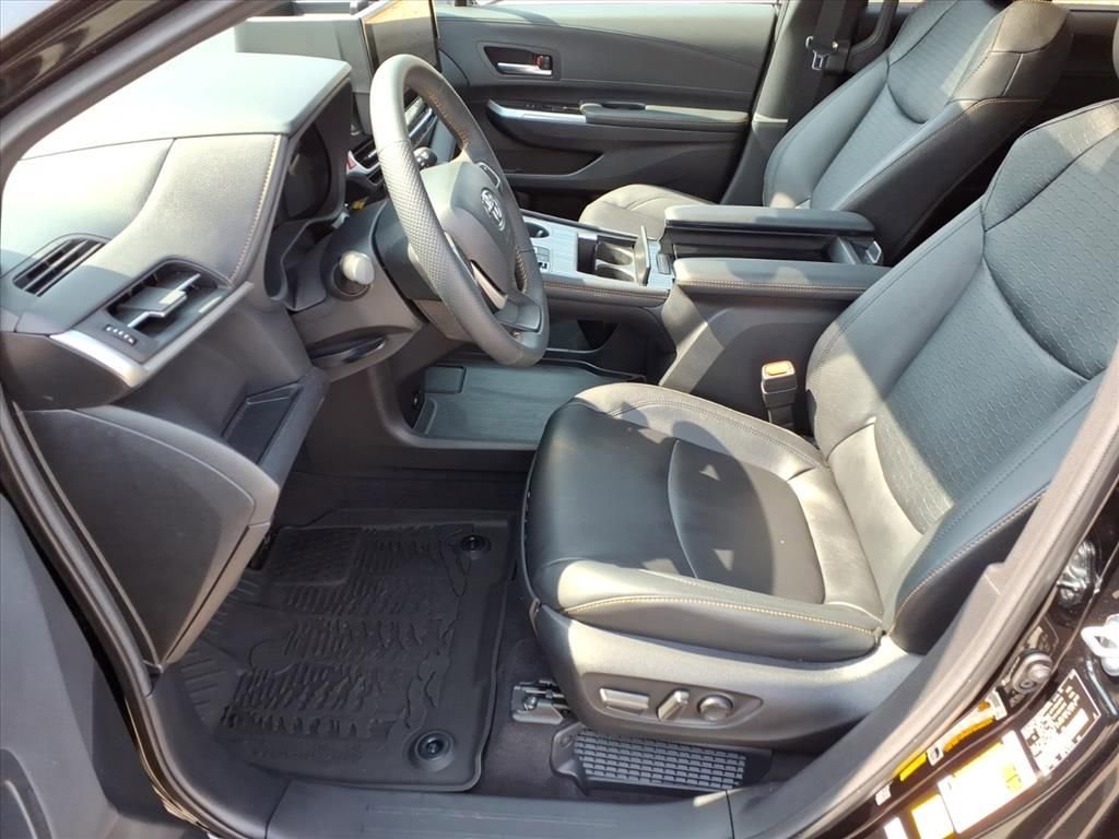 Used 2025 Toyota Sienna XLE Woodland Edition image 10