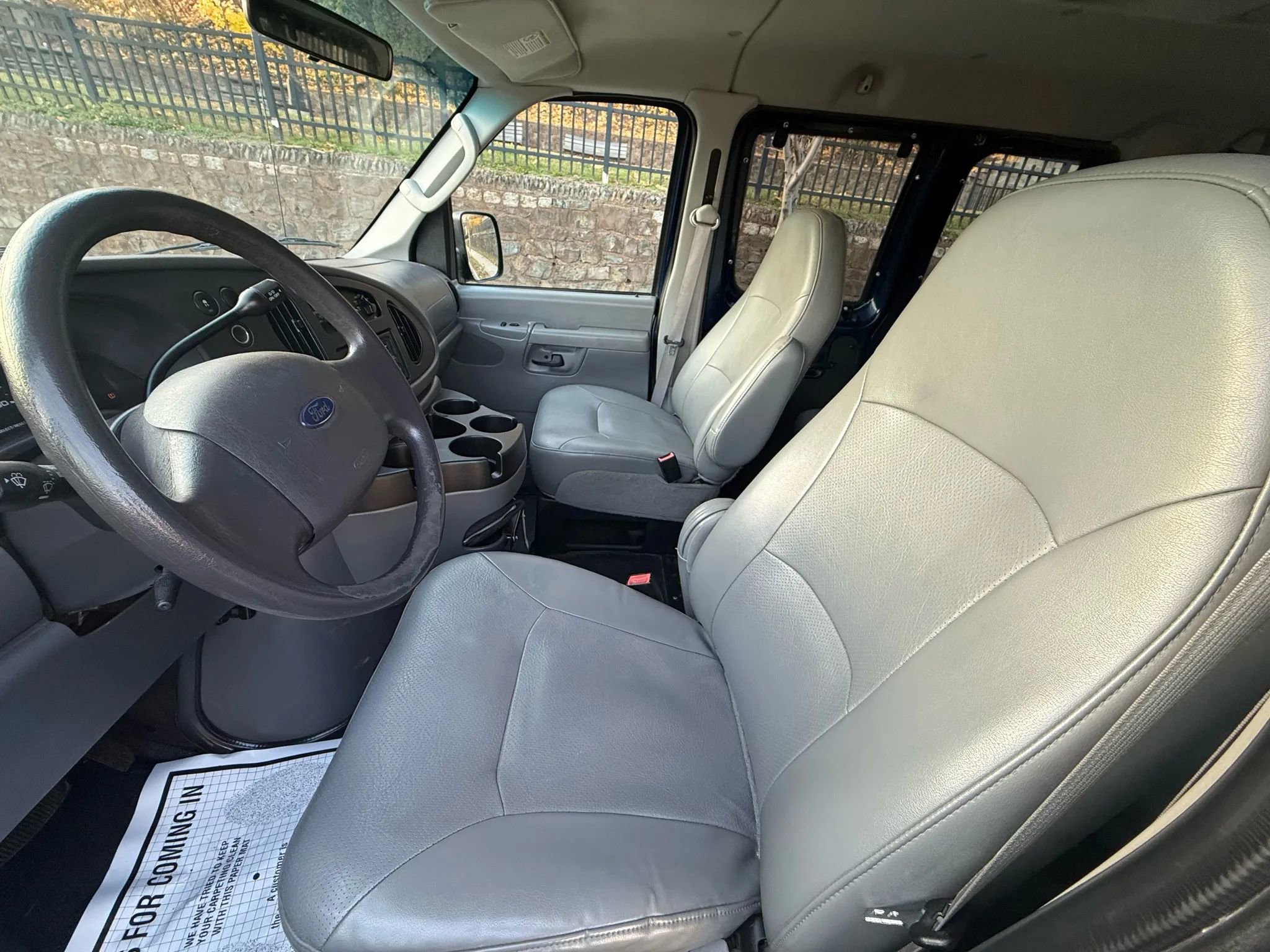 Used 2008 Ford E-350 and Econoline 350 XLT image 17