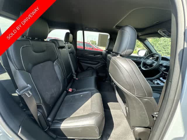 Used 2023 Jeep Grand Cherokee Altitude AWD/4WD image 22