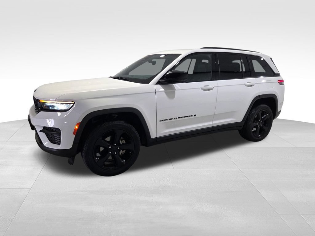 Certified 2023 Jeep Grand Cherokee Altitude AWD/4WD image 22