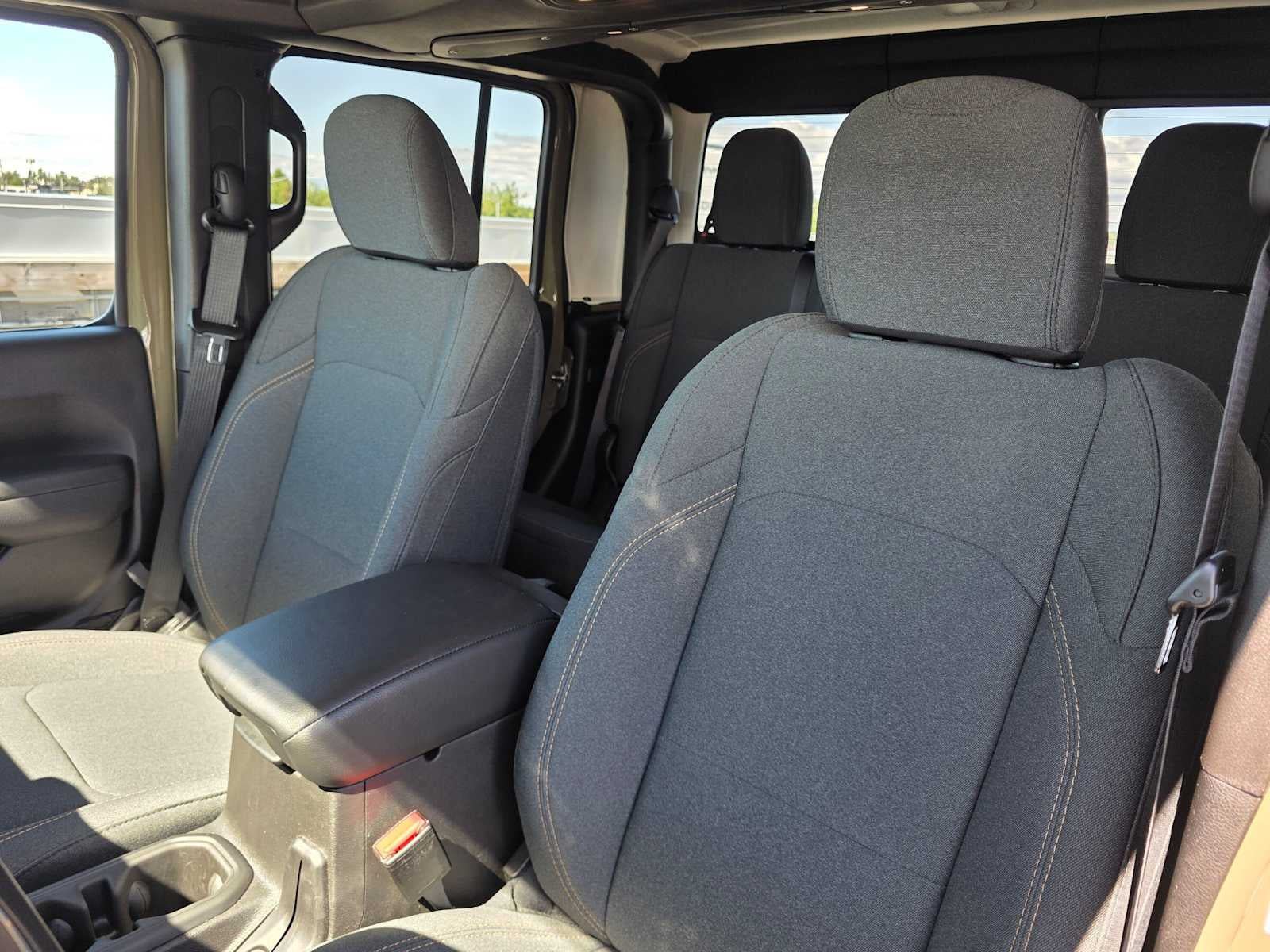 Used 2025 Jeep Gladiator Sport AWD/4WD image 21